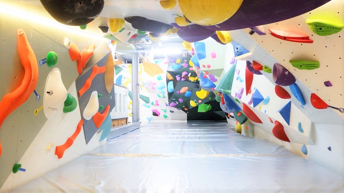 ボルダリングジム写真